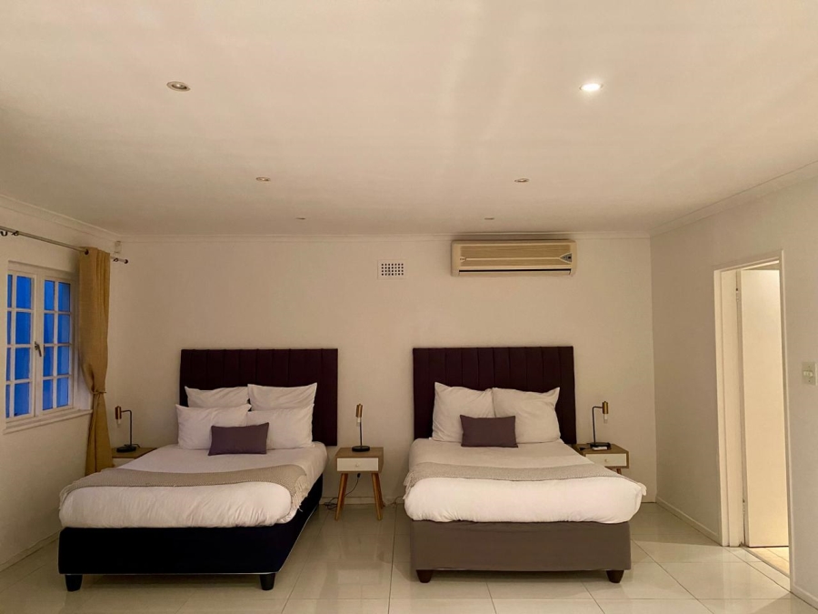 5 Bedroom Property for Sale in Constantia Western Cape